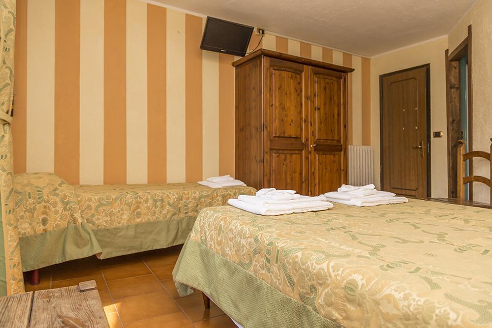 Hotel La Fontaine Соз-д'Улькс Екстер'єр фото